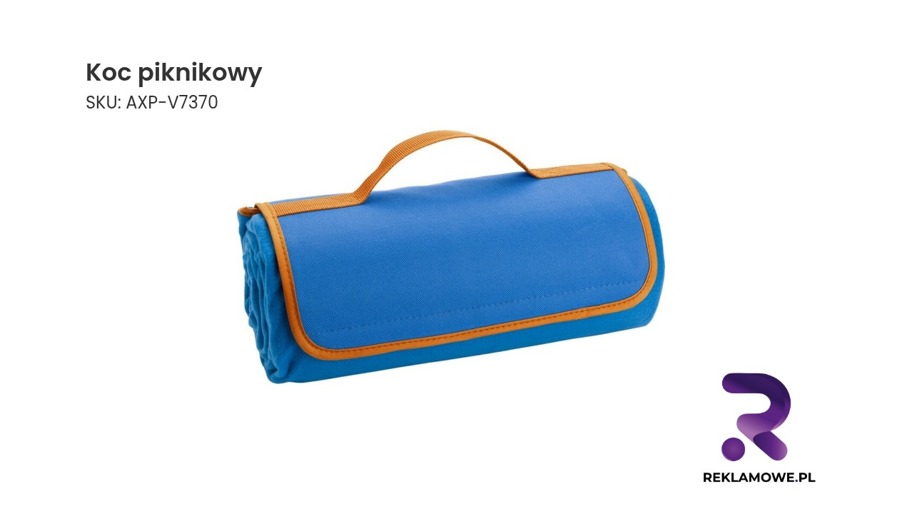 Koc piknikowy w użyciu na trawie