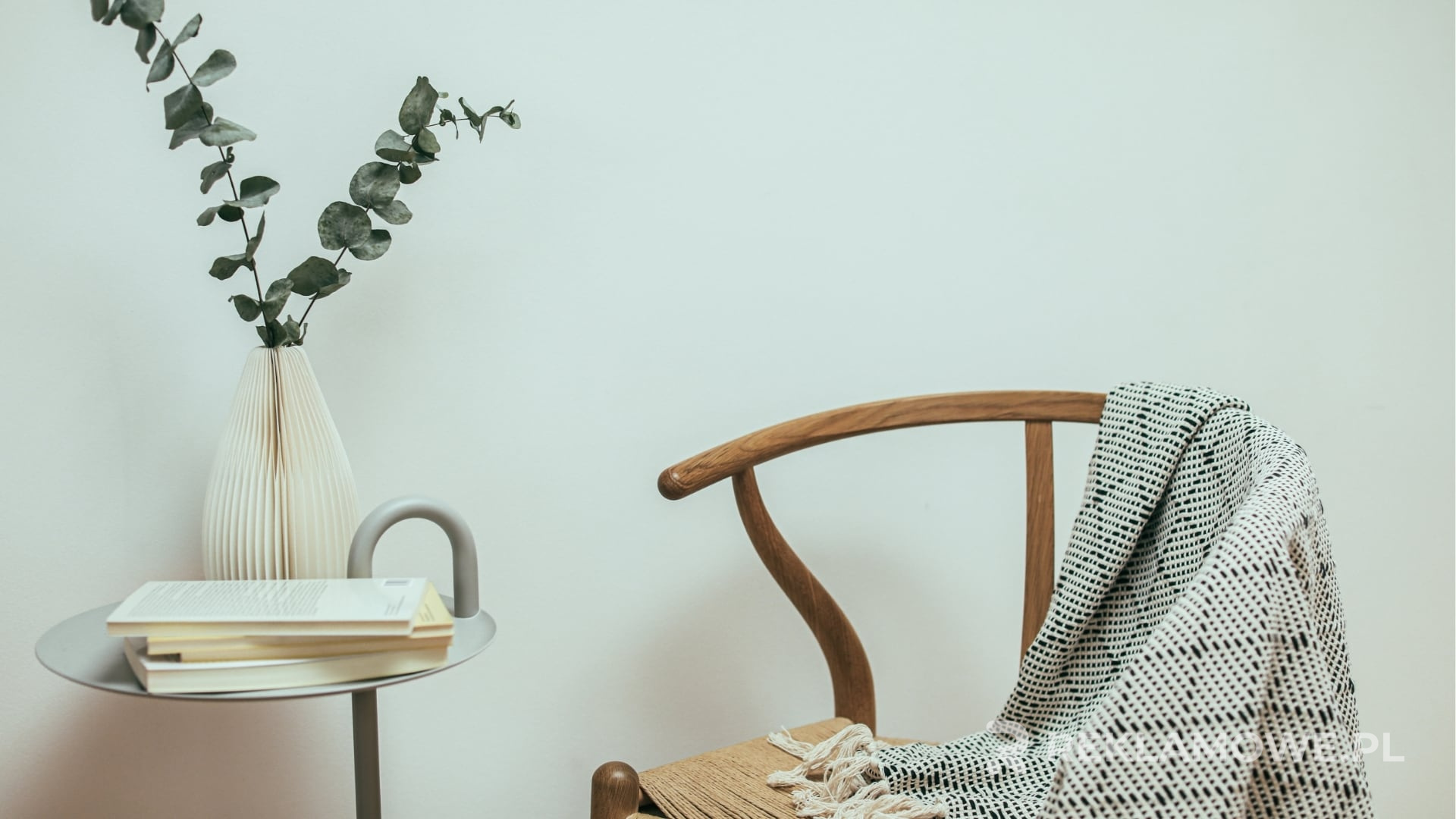 Koc reklamowy używany na zewnątrz podczas eventu