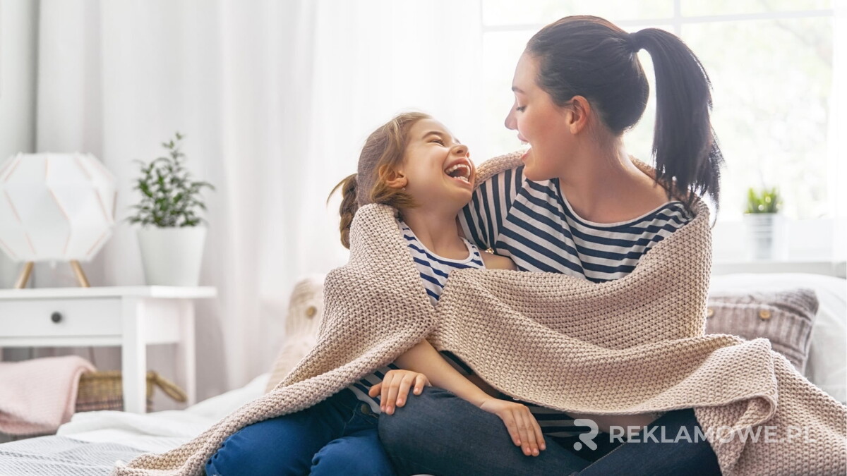 Koszt produkcji koców reklamowych – analiza opłacalności